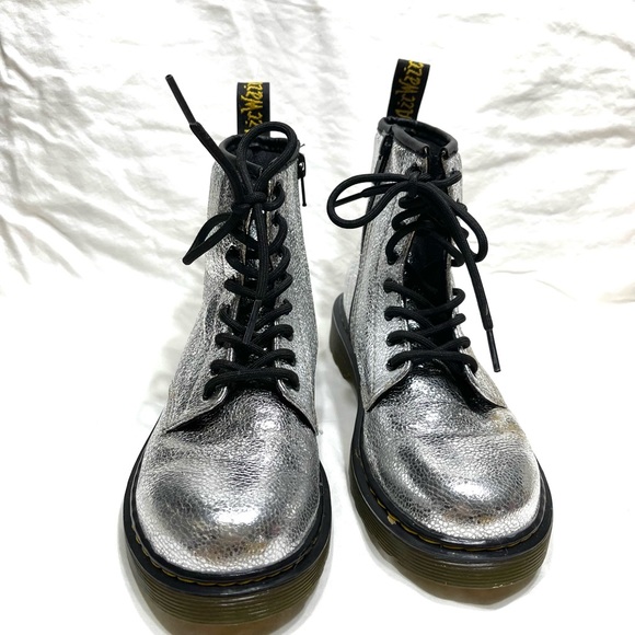 Doc martens air walk shines crackle silver excellent condition like new - Picture 1 of 6
